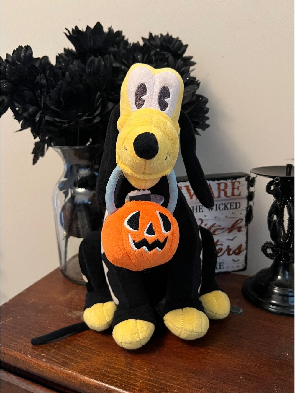 NEW Disney Pluto 11” Halloween Plush Skeleton Costume Pumpkin Candy Basket